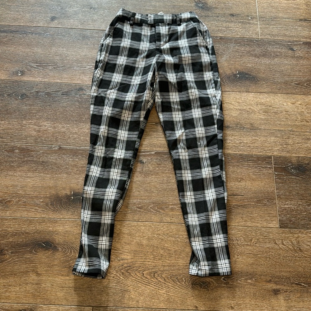Hot topic black and white‎ plaid pants XS